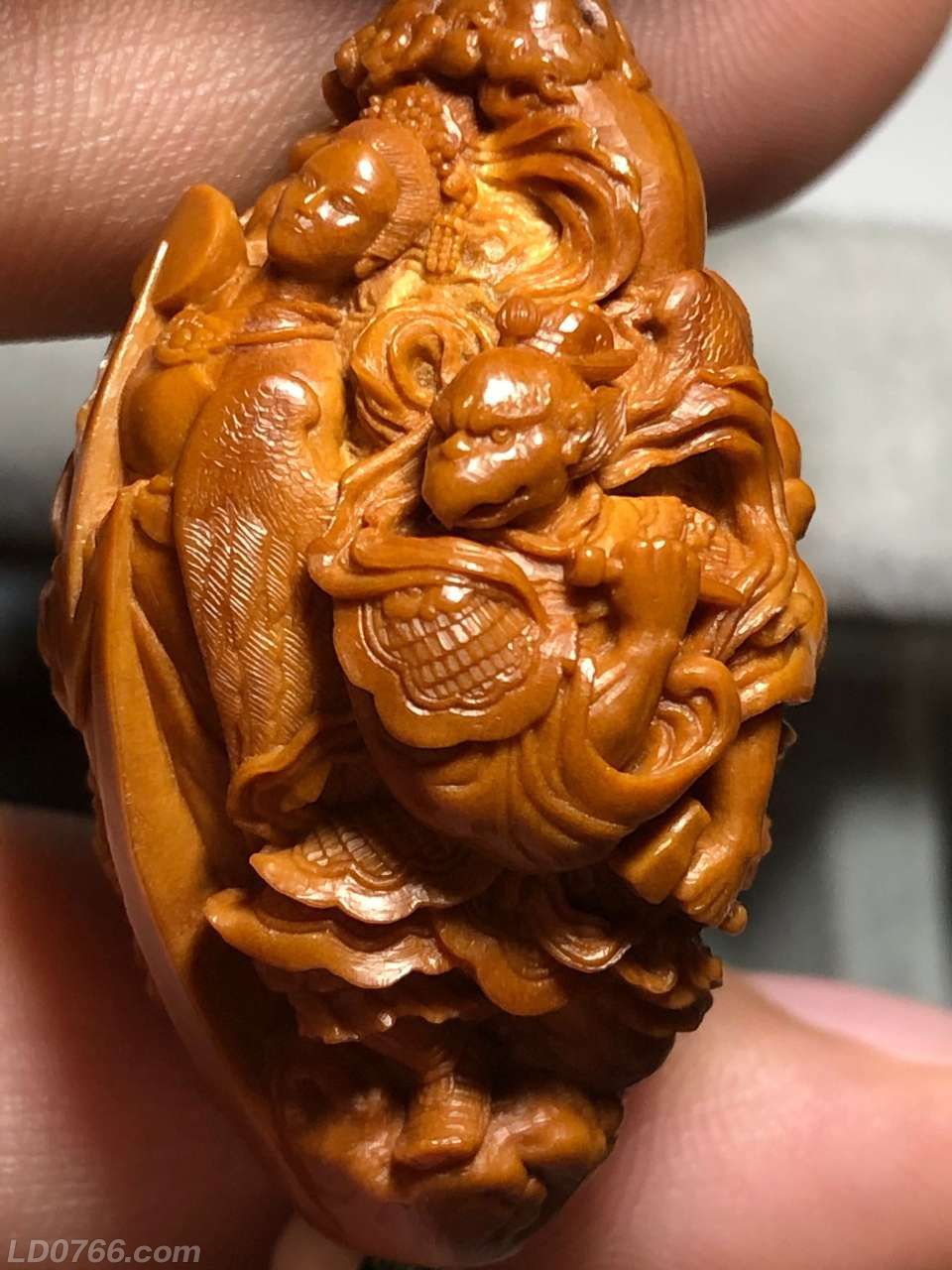 罗定这个镇，小小核雕带来新产业 